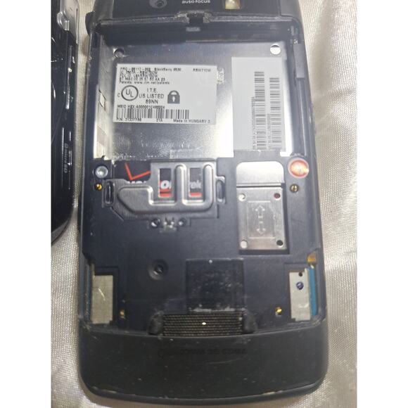 Vintage Cell Phone Lot – BlackBerry Curve 8530, Storm2 9550, LG MN240 Parts Only - Picture 6 of 7